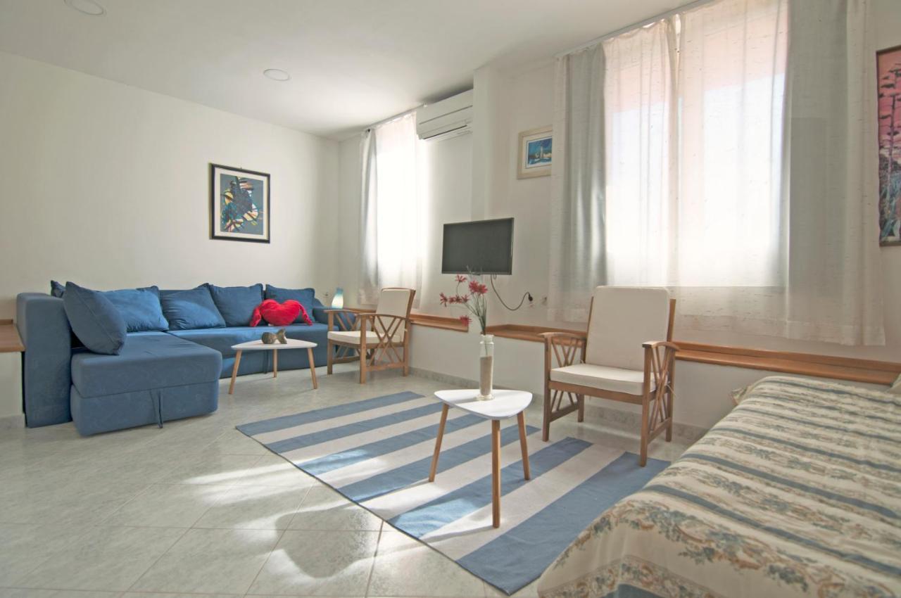 Poolside Paradise - A Hidden Gem In Split Exterior foto