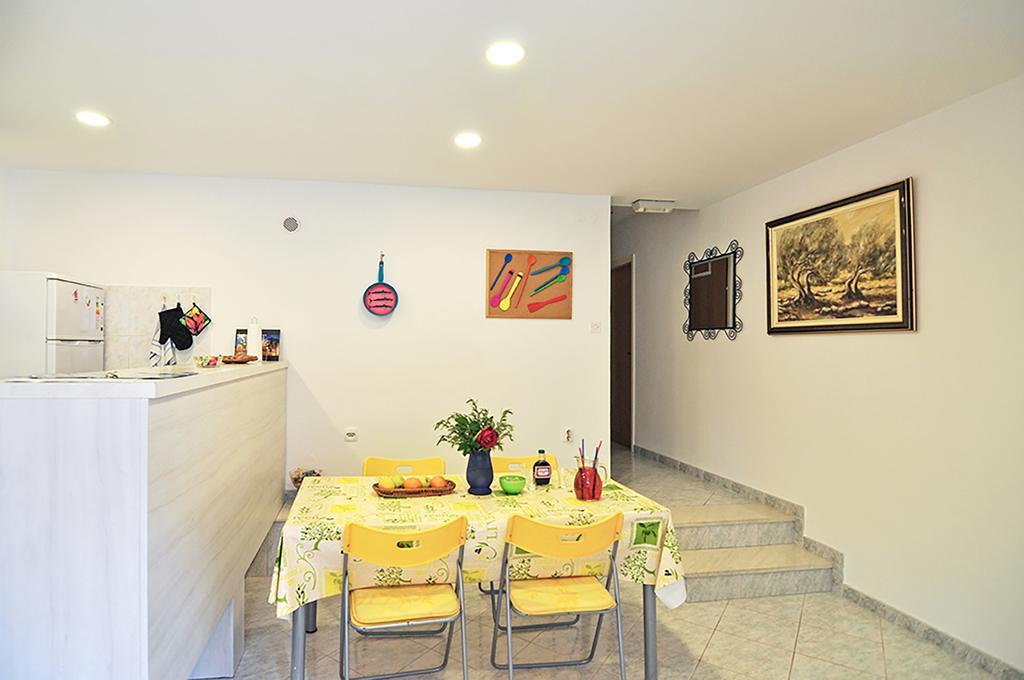 Poolside Paradise - A Hidden Gem In Split Exterior foto