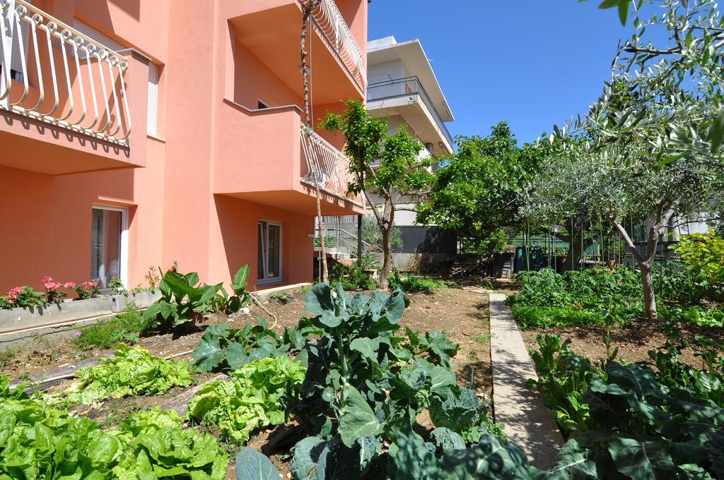 Poolside Paradise - A Hidden Gem In Split Exterior foto