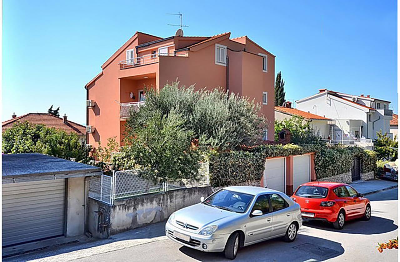 Poolside Paradise - A Hidden Gem In Split Exterior foto